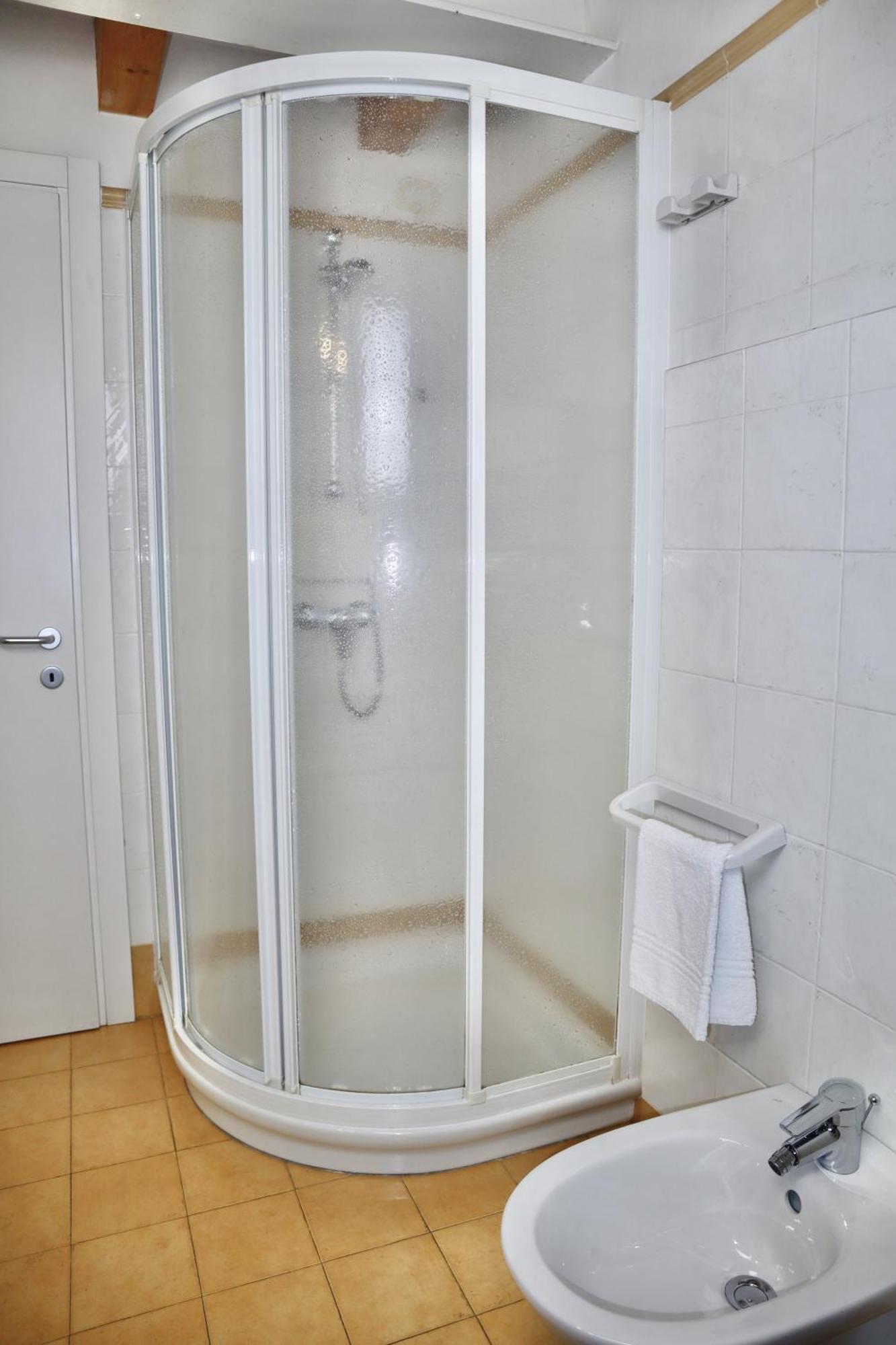 Windshouse Apartments Torbole Sul Garda Bagian luar foto